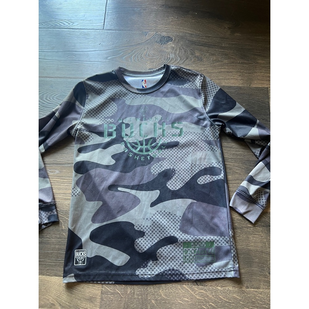 NBA Milwaukee Bucks Boys Camo Long Sleeve Performance Shirt Grey Black L 14-16